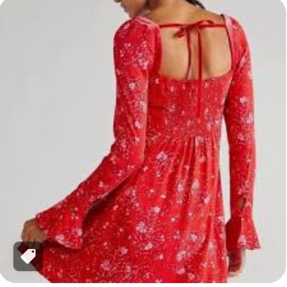FREE PEOPLE TESS RED FLORAL VELVET LONG SLEEVE MINI DRESS SMALL - Picture 2 of 6